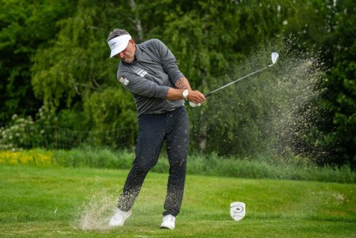 Lekce pro 2 osoby s golfovým profesionálem Pavlem Ambrožem - vánoční voucher